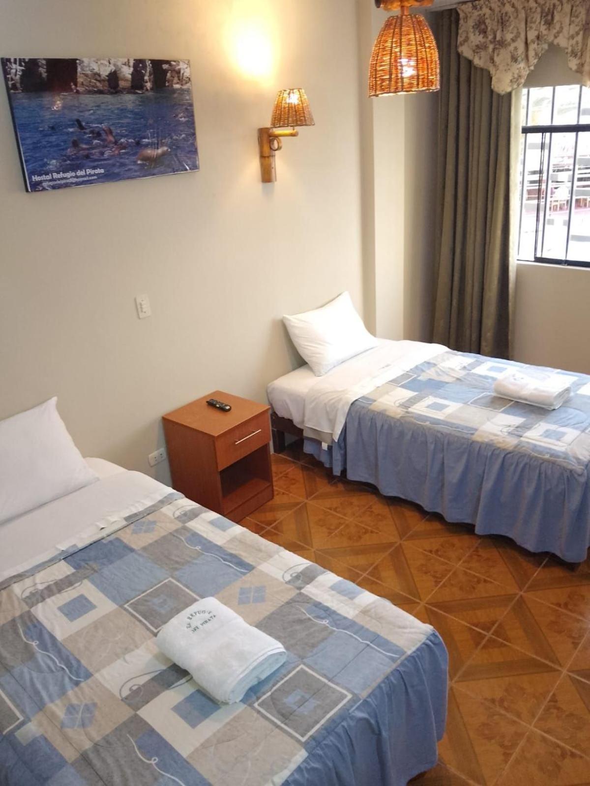Hostal Refugio Del Pirata ปารากัส ภายนอก รูปภาพ